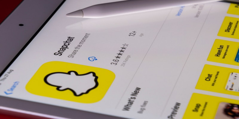 Snap Reports Q4 Earnings; Net Loss, Revenue Drop Amidst TikTok Competition image
